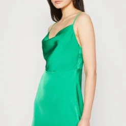 Vila VIRAVENNA DEEP BACK DRESS - Cocktailkleid/festliches Kleid - Green Bee -Günstiges Fem Glanz Geschäft 0498b5d218db4978ac971b7fdf0e0624