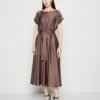 SWING DRESS - Cocktailkleid/festliches Kleid - Nougat Brown