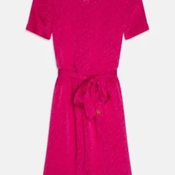 Calvin Klein Jeans CRINKLE FIT FLARE DRESS - Cocktailkleid/festliches Kleid - Fresh Cantaloupe 11 Calvin Klein Jeans CRINKLE FIT FLARE DRESS - Cocktailkleid/festliches Kleid - Fresh Cantaloupe -Günstiges Fem Glanz Geschäft 10c22cdf670c4d3bbb181d164d3afdae 1