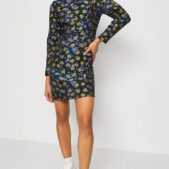 YASLAURIE DRESS - Cocktailkleid/festliches Kleid - Trekking Green 9 YASLAURIE DRESS - Cocktailkleid/festliches Kleid - Trekking Green -Günstiges Fem Glanz Geschäft 177b0ddfb5df45de8c8a267bddff350f