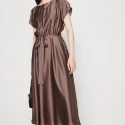 SWING DRESS - Cocktailkleid/festliches Kleid - Nougat Brown -Günstiges Fem Glanz Geschäft 1a0e56c85ebd45c6826c0ecd2b55b78f