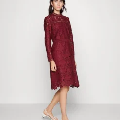 IVY OAK MONA - Cocktailkleid/festliches Kleid - Berry Red 8 IVY OAK MONA - Cocktailkleid/festliches Kleid - Berry Red -Günstiges Fem Glanz Geschäft 234f22e8b3b7427fa7e734a4d61174a6