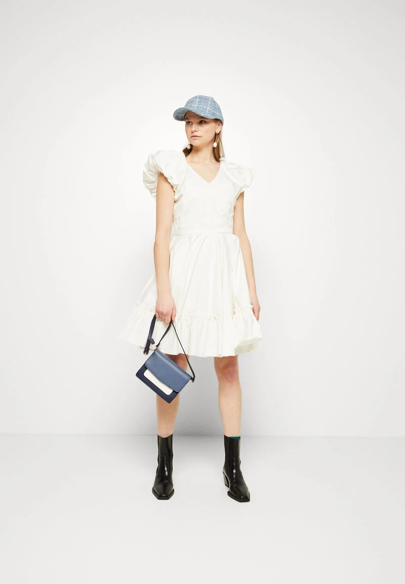 YINKA DRESS - Cocktailkleid/festliches Kleid - White 2 YINKA DRESS - Cocktailkleid/festliches Kleid - White – Bild 2