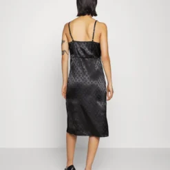 Hollister Co. BARE MIDI - Cocktailkleid/festliches Kleid - Black -Günstiges Fem Glanz Geschäft 2f1c6b7fd2e4490caaa38934574302a5