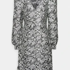 PCMERCY V NECK DRESS - Cocktailkleid/festliches Kleid - Black 11 PCMERCY V NECK DRESS - Cocktailkleid/festliches Kleid - Black -Günstiges Fem Glanz Geschäft 305459c38b234a0d93239a4e0b736e30