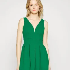 Wal G PLEATED FIT AND FLARE - Cocktailkleid/festliches Kleid - Leaf Green
