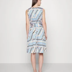 MARC CAIN Cocktailkleid/festliches Kleid - Azure 8 MARC CAIN Cocktailkleid/festliches Kleid - Azure -Günstiges Fem Glanz Geschäft 39e808275f2e4953bf8d08655f1e0554