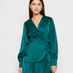 Nikkie KAYDEN DRESS - Cocktailkleid/festliches Kleid - Evergreen