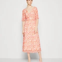 Vero Moda VMMIA S/S 7/8 EXP - Cocktailkleid/festliches Kleid - Pink