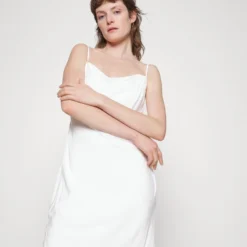 ALOHAS CRUISING DRESS IVORY - Cocktailkleid/festliches Kleid - Ivory 10 ALOHAS CRUISING DRESS IVORY - Cocktailkleid/festliches Kleid - Ivory -Günstiges Fem Glanz Geschäft 528b24d5e9054858b2651c637b530f0d