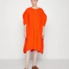 Henrik Vibskov OVER DRESS - Cocktailkleid/festliches Kleid - Flame Orange