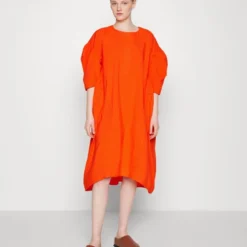 Henrik Vibskov OVER DRESS - Cocktailkleid/festliches Kleid - Flame Orange