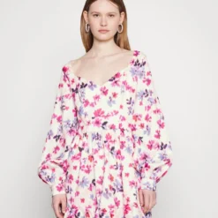 In The Style PERRIE SIAN FLORAL PRINT RUFFLE DETAIL MINI DRESS WITH LACE BACK - Cocktailkleid/festliches Kleid - Pink