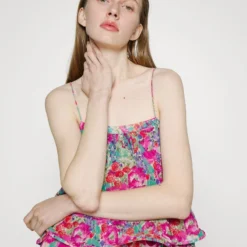 KATE PLEATED MINI DRESS - Cocktailkleid/festliches Kleid - Calla Lilypastel Floral -Günstiges Fem Glanz Geschäft 65f68144caac4b75a87d62dcd7a52295