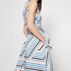 MARC CAIN Cocktailkleid/festliches Kleid - Azure 9 MARC CAIN Cocktailkleid/festliches Kleid - Azure -Günstiges Fem Glanz Geschäft 6e14f270c1a94ca48450f131150e3045