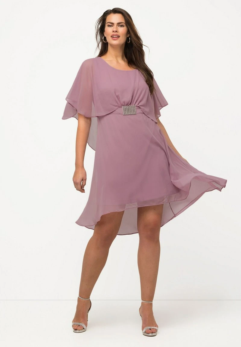 Ulla Popken DÉCOLLETÉ EN V MANCHES COURTES - Cocktailkleid/festliches Kleid - Rose Antique 2 Ulla Popken DÉCOLLETÉ EN V MANCHES COURTES - Cocktailkleid/festliches Kleid - Rose Antique – Bild 2