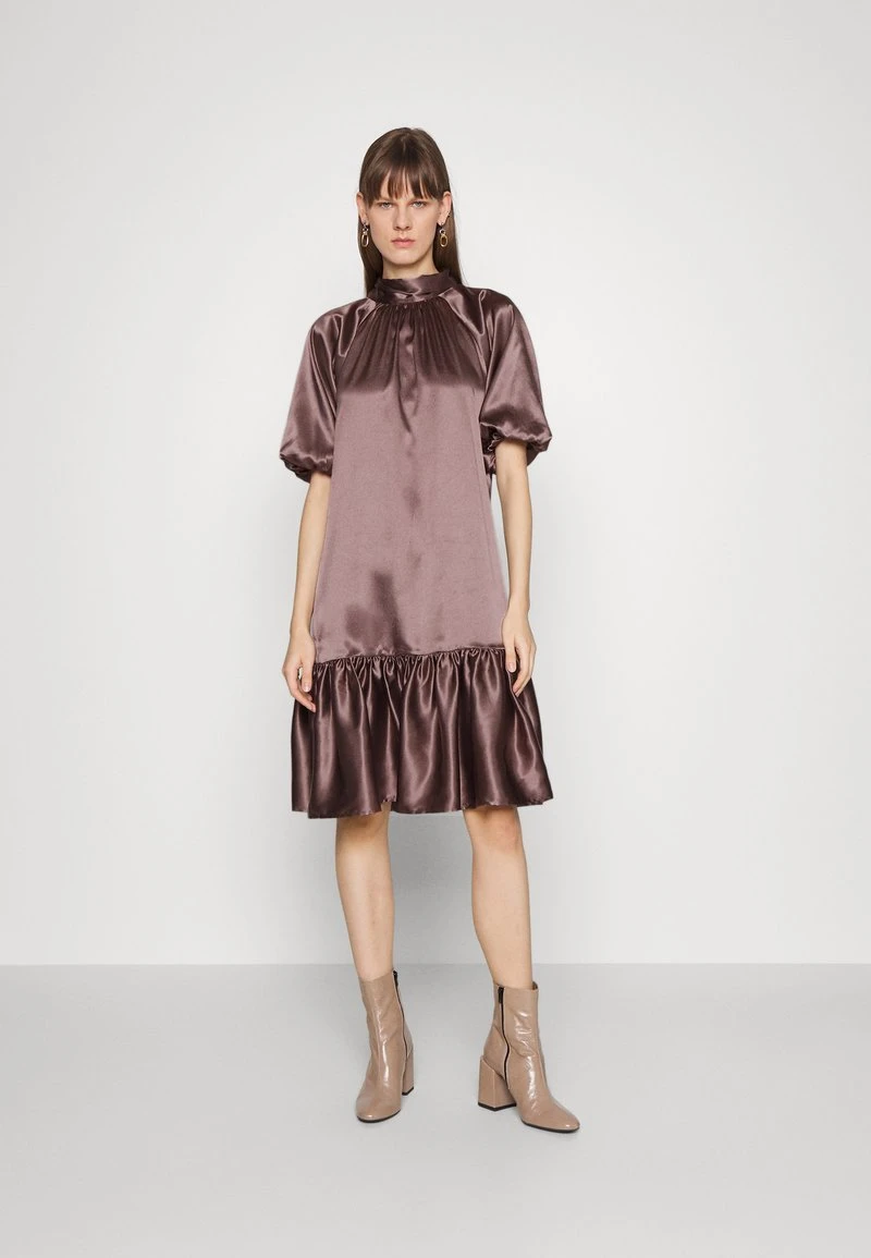 Bruuns Bazaar BERGAMOT ADELEN DRESS - Cocktailkleid/festliches Kleid - Plum Lavender 1 Bruuns Bazaar BERGAMOT ADELEN DRESS - Cocktailkleid/festliches Kleid - Plum Lavender