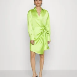 Gina Tricot KIM DRESS - Cocktailkleid/festliches Kleid - Green Glow