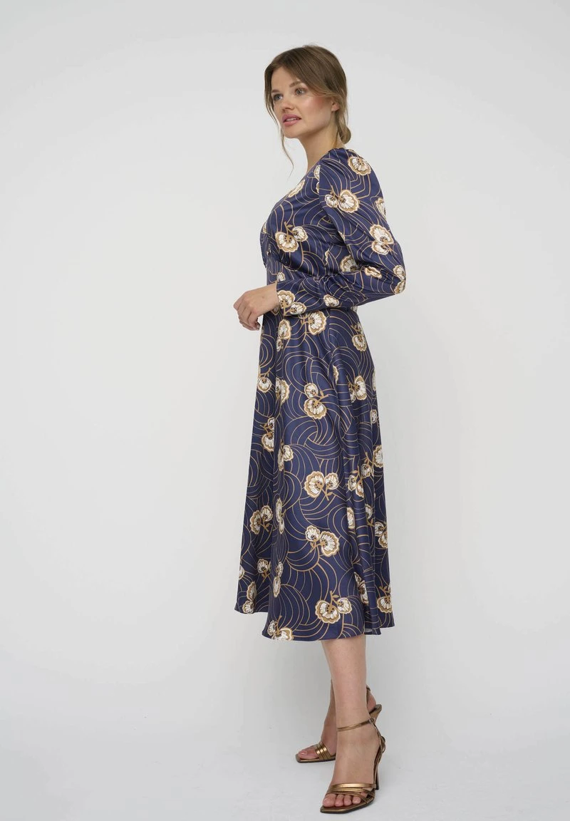 KLEO MIT BLUMENPRINT UND V AUSS - Cocktailkleid/festliches Kleid - Blau 2 KLEO MIT BLUMENPRINT UND V AUSS - Cocktailkleid/festliches Kleid - Blau – Bild 2