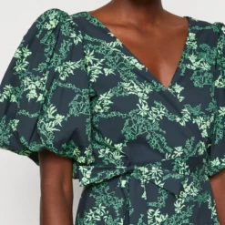 Gestuz OMAIA WRAP DRESS - Cocktailkleid/festliches Kleid - Green 11 Gestuz OMAIA WRAP DRESS - Cocktailkleid/festliches Kleid - Green -Günstiges Fem Glanz Geschäft 8ef4321a0f714d32a819e81005971f11