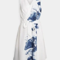 DKNY FLORAL BORDER BELTED DRESS - Cocktailkleid/festliches Kleid - Ivory 10 DKNY FLORAL BORDER BELTED DRESS - Cocktailkleid/festliches Kleid - Ivory -Günstiges Fem Glanz Geschäft 93d849d7e47b4547849df5890c69847f