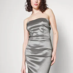 ELORA DRESS - Cocktailkleid/festliches Kleid - Silver-coloured 10 ELORA DRESS - Cocktailkleid/festliches Kleid - Silver-coloured -Günstiges Fem Glanz Geschäft 9c626a44eec4422f877e1fc2604d3794