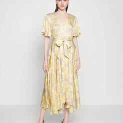 LSUBLOSSOM AZYMETRIC DRESS - Cocktailkleid/festliches Kleid - White Pepper