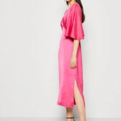Vila VIMOMA V NECK DRESS - Cocktailkleid/festliches Kleid - Pink Yarrow -Günstiges Fem Glanz Geschäft a52f366717334eee8fcdf6dda3863e5d