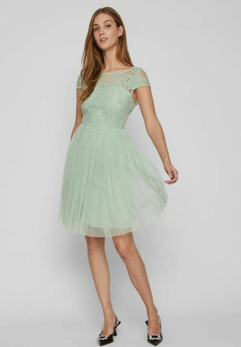 Vila VIULRICANA S/S V-NECK SHORT - Cocktailkleid/festliches Kleid - Cameo Green 2 Vila VIULRICANA S/S V-NECK SHORT - Cocktailkleid/festliches Kleid - Cameo Green – Bild 2