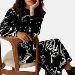Marks & Spencer MARBLE PRINT ROUND NECK MIDI COLUMN - Cocktailkleid/festliches Kleid - Black Mix -Günstiges Fem Glanz Geschäft acedc2cf108f457abb190ef7a9b52bc3