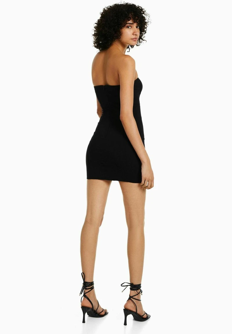 BERSHKA OFF-THE-SHOULDER WITH SEAMS - Cocktailkleid/festliches Kleid - Black 3 BERSHKA OFF-THE-SHOULDER WITH SEAMS - Cocktailkleid/festliches Kleid - Black – Bild 3