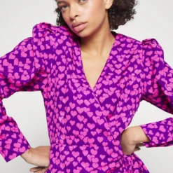 Cras YVONNE DRESS - Cocktailkleid/festliches Kleid - Heartbeats Purple 10 Cras YVONNE DRESS - Cocktailkleid/festliches Kleid - Heartbeats Purple -Günstiges Fem Glanz Geschäft bd1ced4105544ed883a3896e029b5dc6