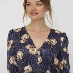 KLEO MIT BLUMENPRINT UND V AUSS - Cocktailkleid/festliches Kleid - Blau 9 KLEO MIT BLUMENPRINT UND V AUSS - Cocktailkleid/festliches Kleid - Blau -Günstiges Fem Glanz Geschäft c204bd6d2d0243e6a72326176e550bd6