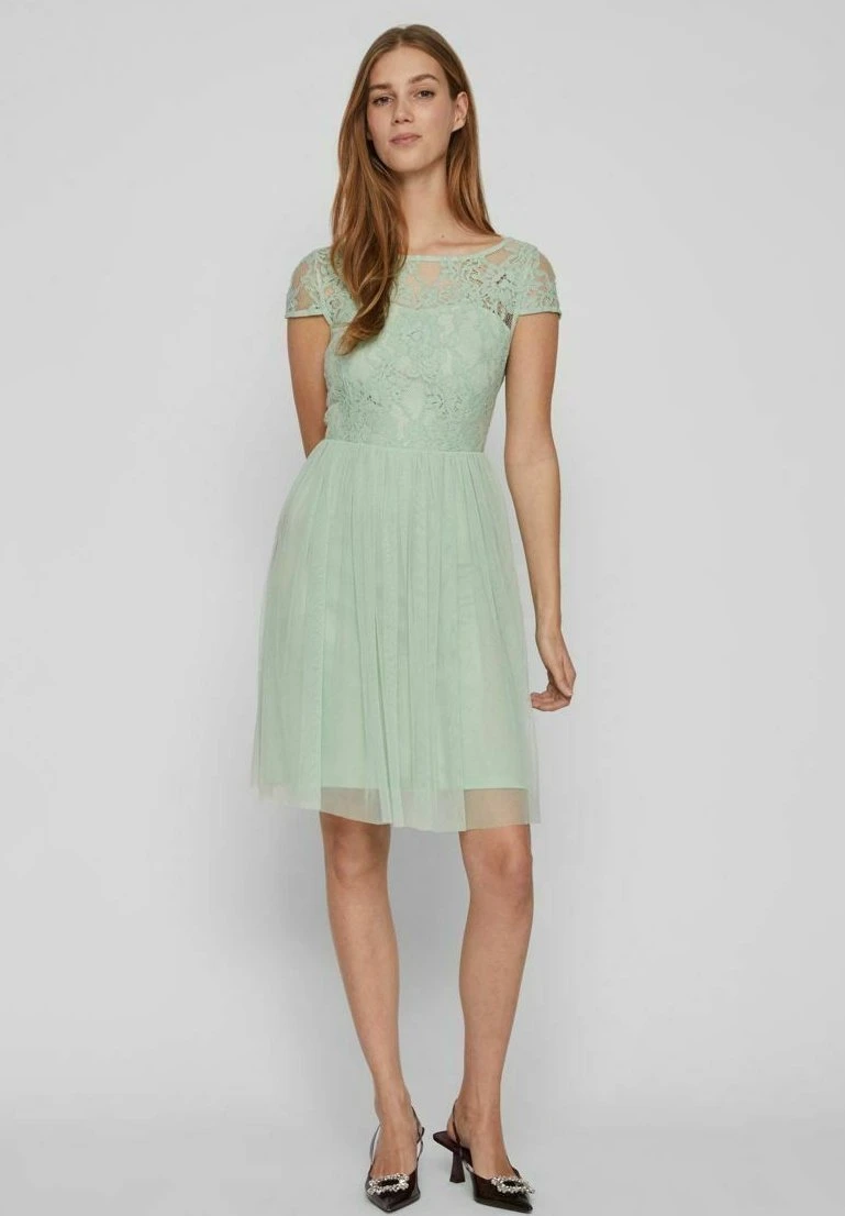 Vila VIULRICANA S/S V-NECK SHORT - Cocktailkleid/festliches Kleid - Cameo Green 1 Vila VIULRICANA S/S V-NECK SHORT - Cocktailkleid/festliches Kleid - Cameo Green