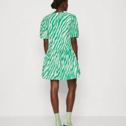 Stella Nova LUJA MY - Cocktailkleid/festliches Kleid - Green/cream 8 Stella Nova LUJA MY - Cocktailkleid/festliches Kleid - Green/cream -Günstiges Fem Glanz Geschäft c6aacf7e1aa24e328b3f09233ee1deaa