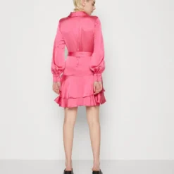 Forever New MIKAYLA MINI DRESS - Cocktailkleid/festliches Kleid - Raspberry Jelly -Günstiges Fem Glanz Geschäft ca3db8fd7576402b9d2295e5a0b6dd5c