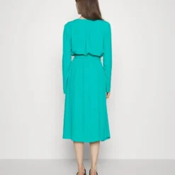 Patrizia Pepe ABITO DRESS - Cocktailkleid/festliches Kleid - Illusion Green 8 Patrizia Pepe ABITO DRESS - Cocktailkleid/festliches Kleid - Illusion Green -Günstiges Fem Glanz Geschäft cce43a25934845dfab779107f529becc