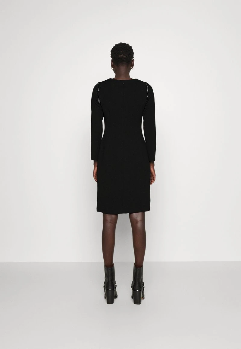DKNY SHEATH DRESS W SHLDR CHAIN DETAIL - Cocktailkleid/festliches Kleid - Black 3 DKNY SHEATH DRESS W SHLDR CHAIN DETAIL - Cocktailkleid/festliches Kleid - Black – Bild 3