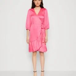Vila VIKARI V NECK WRAP SHORT DRESS - Cocktailkleid/festliches Kleid - Fandango Pink/flame Scarlet