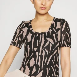 DKNY PRNTD HACCI MIDI DRESS - Cocktailkleid/festliches Kleid - Black/cafe 10 DKNY PRNTD HACCI MIDI DRESS - Cocktailkleid/festliches Kleid - Black/cafe -Günstiges Fem Glanz Geschäft d0e76fb9f9264143947d6f8e5a4a984f