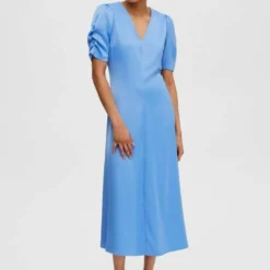 Selected Femme MIDI - Cocktailkleid/festliches Kleid - Ultramarine