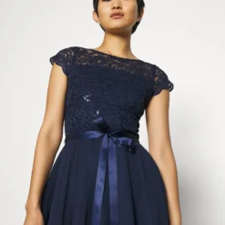 SWING DRESS - Cocktailkleid/festliches Kleid - Marine 9 SWING DRESS - Cocktailkleid/festliches Kleid - Marine -Günstiges Fem Glanz Geschäft e3726e8d287a4360bad35b73b9621a61