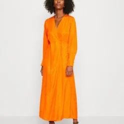 Selected Femme SLFABIENNE ANKLE WRAP DRESS - Cocktailkleid/festliches Kleid - Orangeade