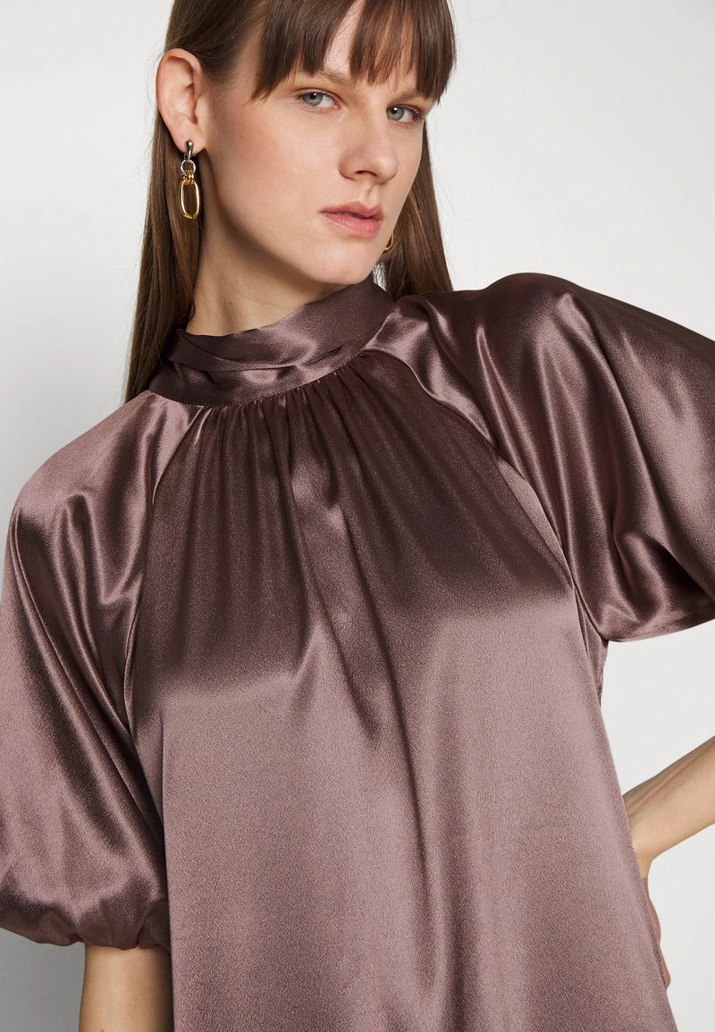 Bruuns Bazaar BERGAMOT ADELEN DRESS - Cocktailkleid/festliches Kleid - Plum Lavender 6 Bruuns Bazaar BERGAMOT ADELEN DRESS - Cocktailkleid/festliches Kleid - Plum Lavender – Bild 6