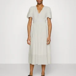 YASCLEMA MIDI DRESS - Cocktailkleid/festliches Kleid - Star White