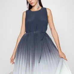 IVY OAK DIVINE - Cocktailkleid/festliches Kleid - Degradé Anthrazit -Günstiges Fem Glanz Geschäft f1fc0f868cf1475ca065bc6ab1a88ade