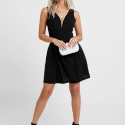 ELOISE V NECK SKATER DRESS - Cocktailkleid/festliches Kleid - Black 8 ELOISE V NECK SKATER DRESS - Cocktailkleid/festliches Kleid - Black -Günstiges Fem Glanz Geschäft f82933ae8f45430597a1a5823eefb80b