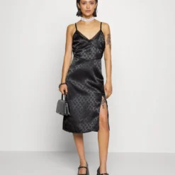 Hollister Co. BARE MIDI - Cocktailkleid/festliches Kleid - Black -Günstiges Fem Glanz Geschäft fb2fa6b08f27460e9440a236ec17ffeb