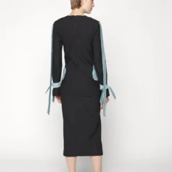 BELLE MINDY DRESS - Cocktailkleid/festliches Kleid - Black/almond 11 BELLE MINDY DRESS - Cocktailkleid/festliches Kleid - Black/almond -Günstiges Fem Glanz Geschäft ffd7df02589c44a3b33b080acc20843d